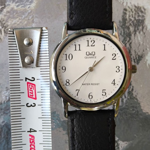 Q&Q Quartz ανδρικό ρολόι χειρός με δερμάτινο λουράκι