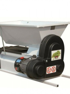 Electric Grape Crusher with Separator like new