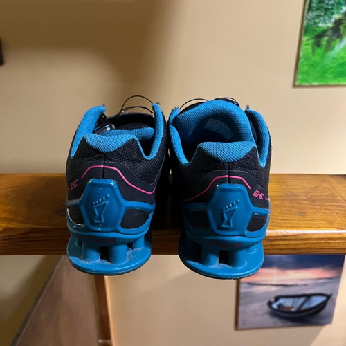 Inov women's sport shoes like new, size 40