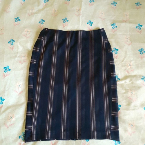 D.X. OSCAR skirt like new, size 50, black and brown