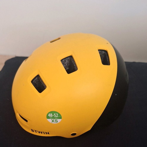 Btwin children's helmet 48-52 XS like new