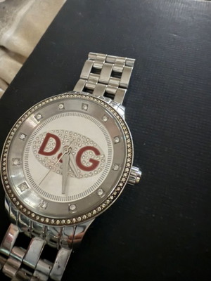 Ρολόι Dolce & Gabbana ασημί σαν καινούργιο, γυναικείο