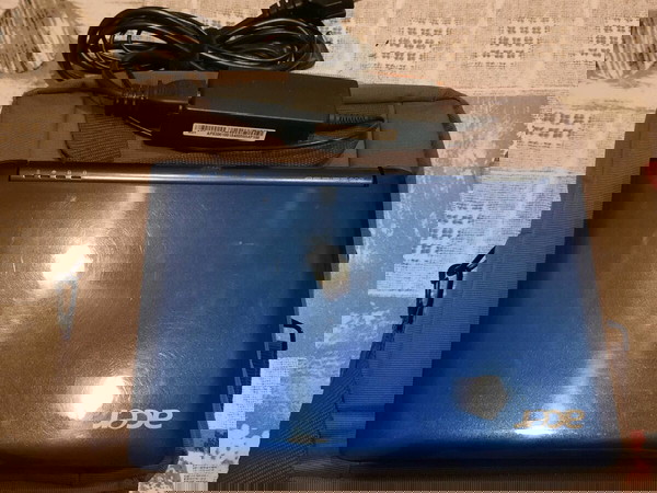 Acer aspire one