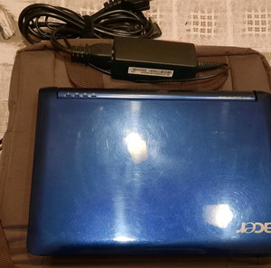 Acer aspire one