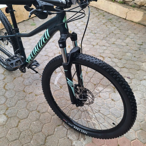 Specialized Rockhopper 27.5 XSmall like new men's mountain bike with disc brakes
