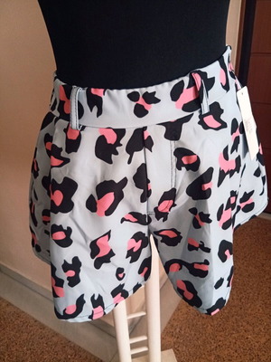 LinaModa airy shorts in two shades, new
