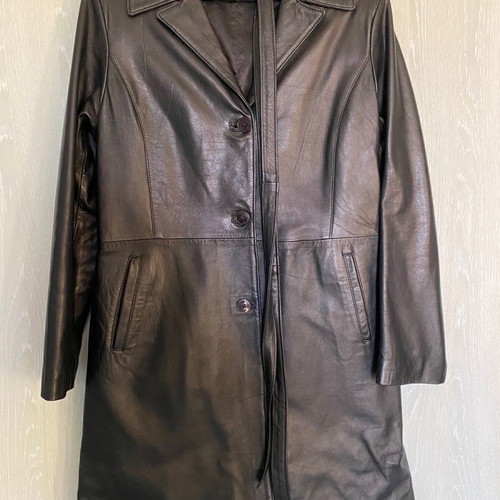 Women's leather coat like new black with belt from Italy