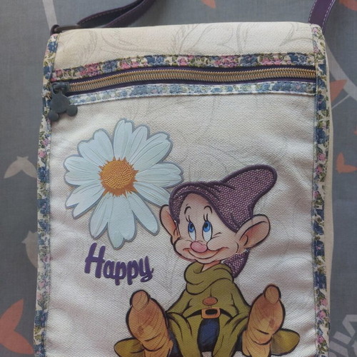 Vintage Disney χιαστί τσάντα με Dopey, μεταχειρισμένη, καμβάς μπεζ και μωβ