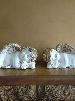 Ceramic angels like new, set of 2 decorative figurines