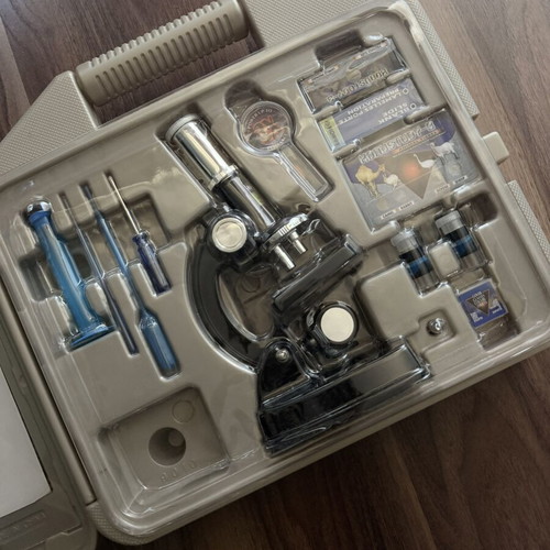 Konustudy 3 microscope, 48 accessories, 100x-1200x magnification