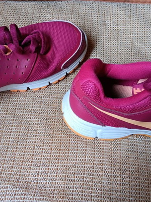 Nike leather athletic shoes size 36 pink like new