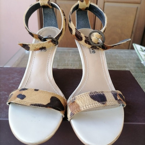 Sandals patent leather and pony skin size 36 like new