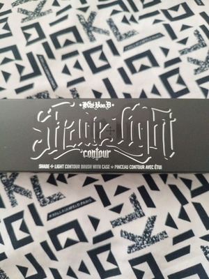 Kat Von D Shade + Light contour Brush new for contouring and highlighting