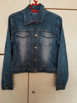 Women's denim jacket size M like new, blue