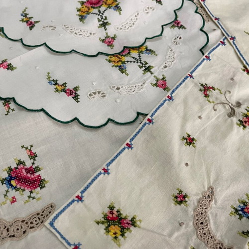 Vintage napkins used, pack of 5, handmade embroidered