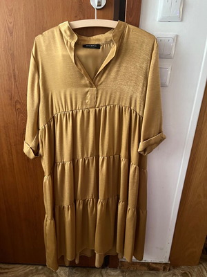 Φόρεμα μπεζ-χρυσάφι one size like new, άνετο και κατάλληλο για όλες τις περιστάσεις