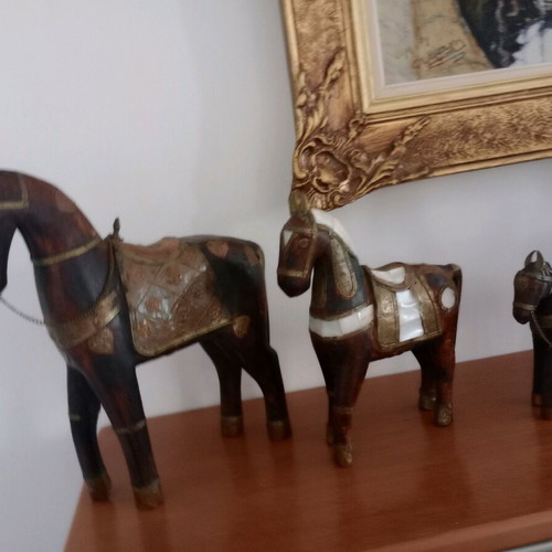 Wooden ebony horses with brass like new, vintage set of 3