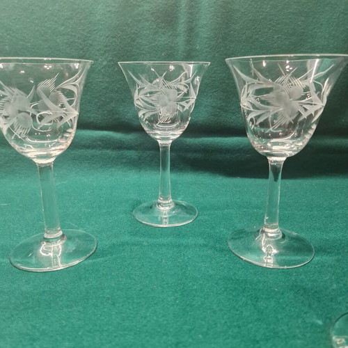 Stemmed wine glasses with engraved design, set of 5, like new