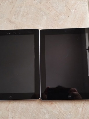 iPad 16GB set of 2 pieces used for spare parts