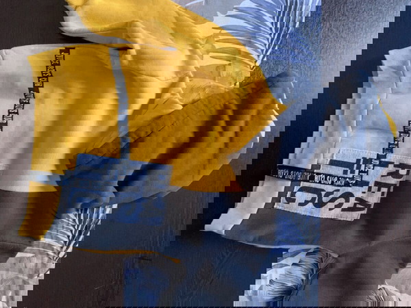 πωλούνται παιδικά ρούχα