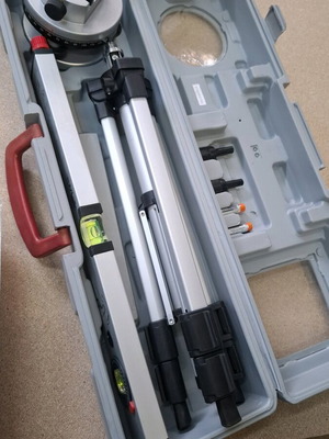 Laser level new with tripod
