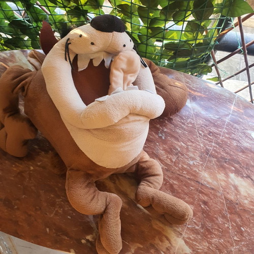 Taz plush toy like new