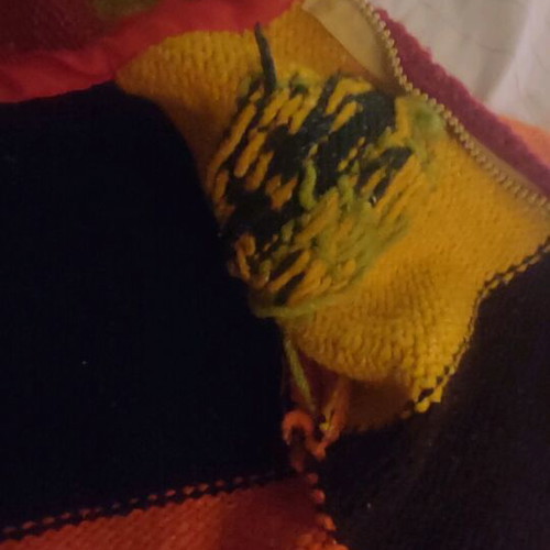 Hand knitted wool sweater with zipper and car decoration, new, for 3-year-old child