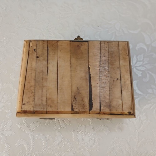 Jewelry boxes set of 2 like new, bone and brass decorative elements