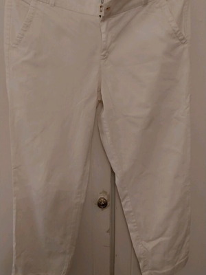 Sara Laurens pants used, white, size L with clasp defect