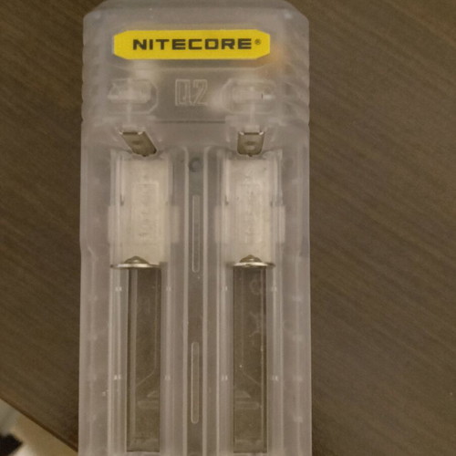 NiteCore Q2 charger for 2 Li-ion 18650 batteries like new