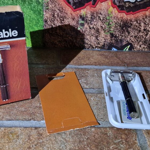 Gillette Vintage Adjustable Razor like new with sealed blades