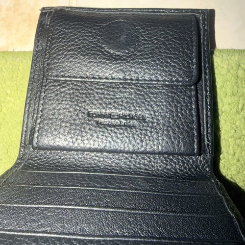 Tommy men's wallet, like new