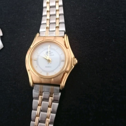 Women's quartz watch new with interchangeable color parts