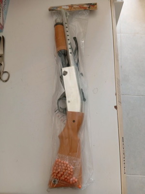 Toy shotgun new with plastic pellets