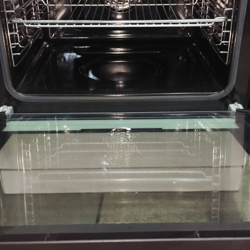 Electrolux Ceramic Stove like new, fully functional with two trays