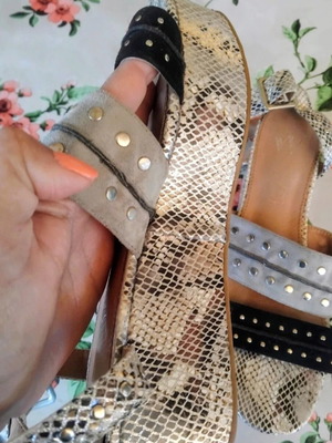 Sandals platform used, grey and black suede with fake snakeskin
