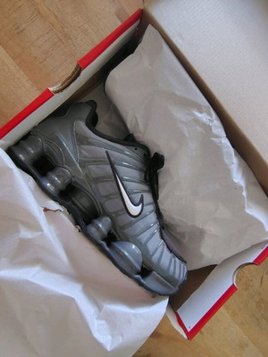 Nike Shox TL SE sneakers size 43, black and grey