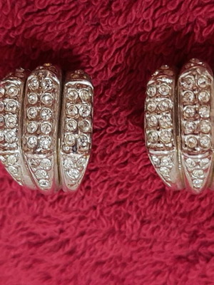 Vintage clip earrings with crystals used, white and gray