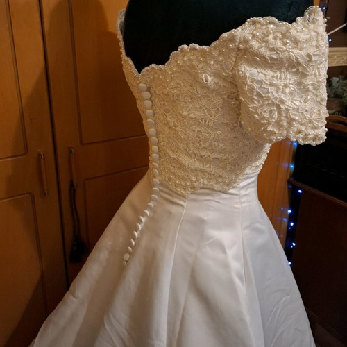 Elegant satin wedding dress new, size S-M, white