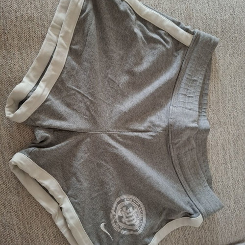 Nike sports shorts like new, 13-15 years, sizes 158-170 cm, XL