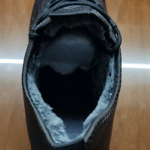 Sneakers No 43 new gray with fur lining