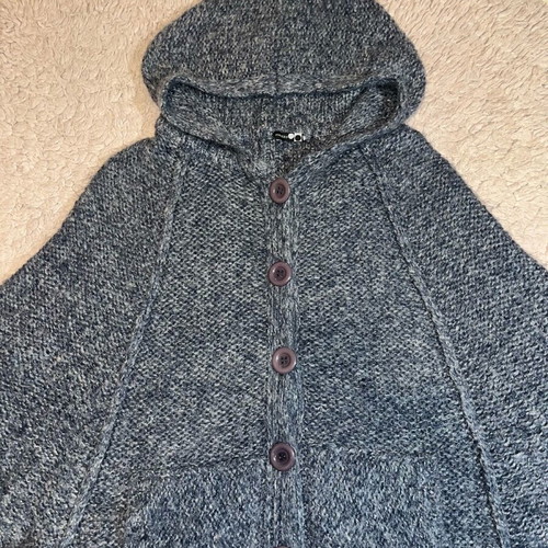 Knitted gray poncho like new Mezzo Uomo
