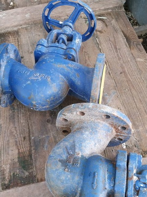 Επιστόμια PN 16 DN 80 σαν καινούργια, 2 τεμάχια με τάπες