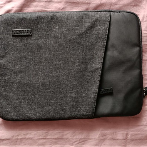 Laptop case 15" like new, grey with soft lining and pockets
