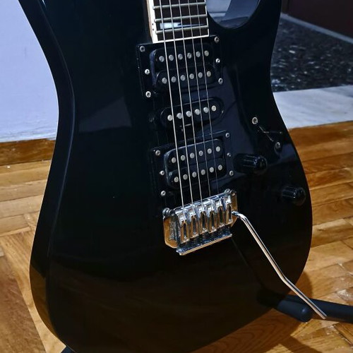 Ibanez Black Knight electric guitar like new with case