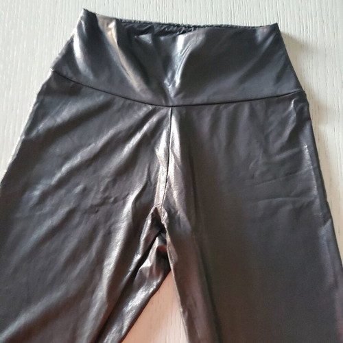 Oysho leggings green and anthracite small, like new, 2 pieces