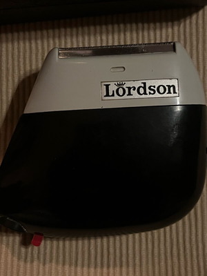 Vintage Ηλεκτρική Ξυριστική Μηχανή Lordson LR2000 μεταχειρισμένη με θήκη και βάση
