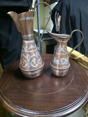 Set of 2 bronze pitchers used