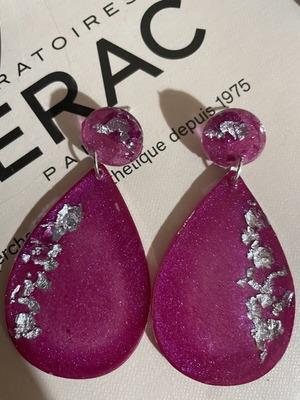 Handmade earrings fuchsia glitter with silver leaves new