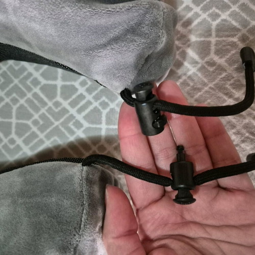 Travel neck pillow like new with foam and removable cover
